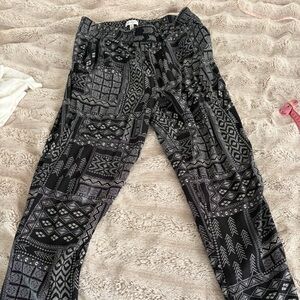 Jessica Simpson Black and White Patterned Pants
